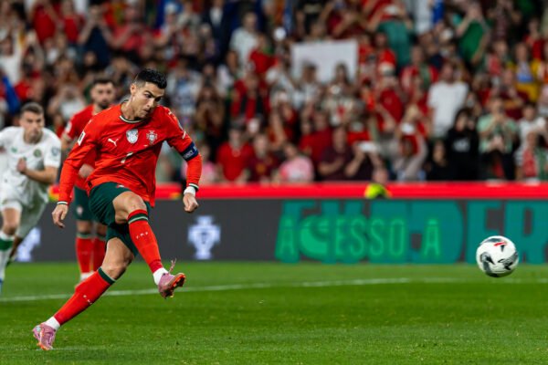 Cristiano Ronaldo falha penálti e mensagem sobre vitória de Portugal contra a Irlanda: «Vamos»