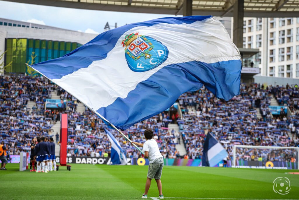 Novos Detalhes da Operação de Revenda de Bilhetes do FC Porto Revelados pela Imprensa Inglesa