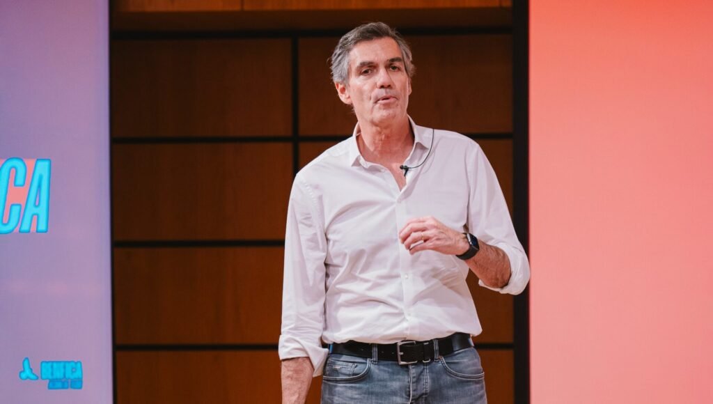 João Noronha Lopes conquista 4 secções de voto, Rui Costa vence 2: Última atualização das eleições do Benfica