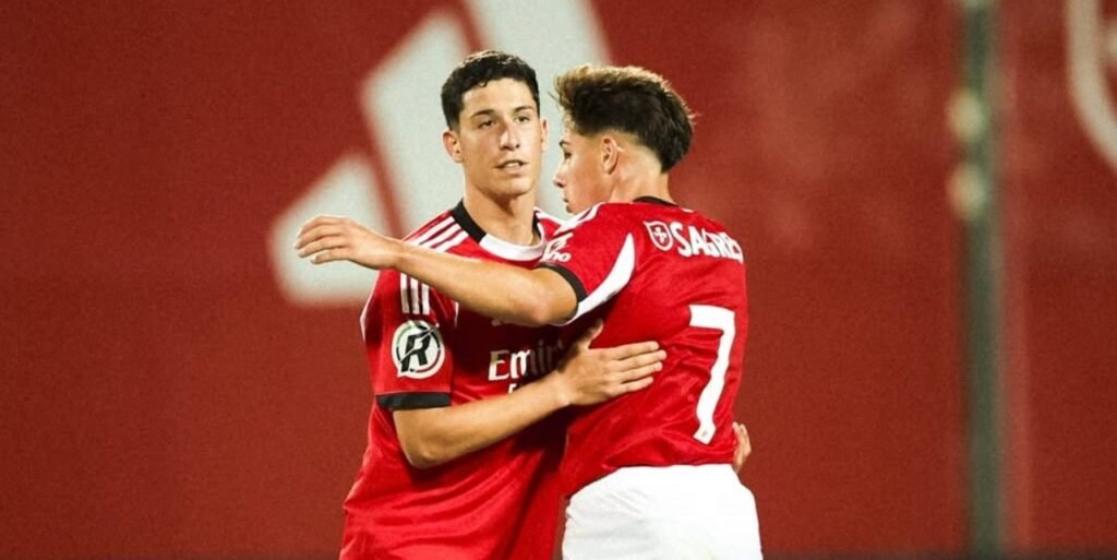 Benfica vence Sporting em Alcochete na Liga Revelação com Rui Borges presente