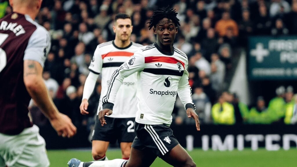 Kobbie Mainoo pode deixar o Manchester United em janeiro e principal interessado é clube da Itália