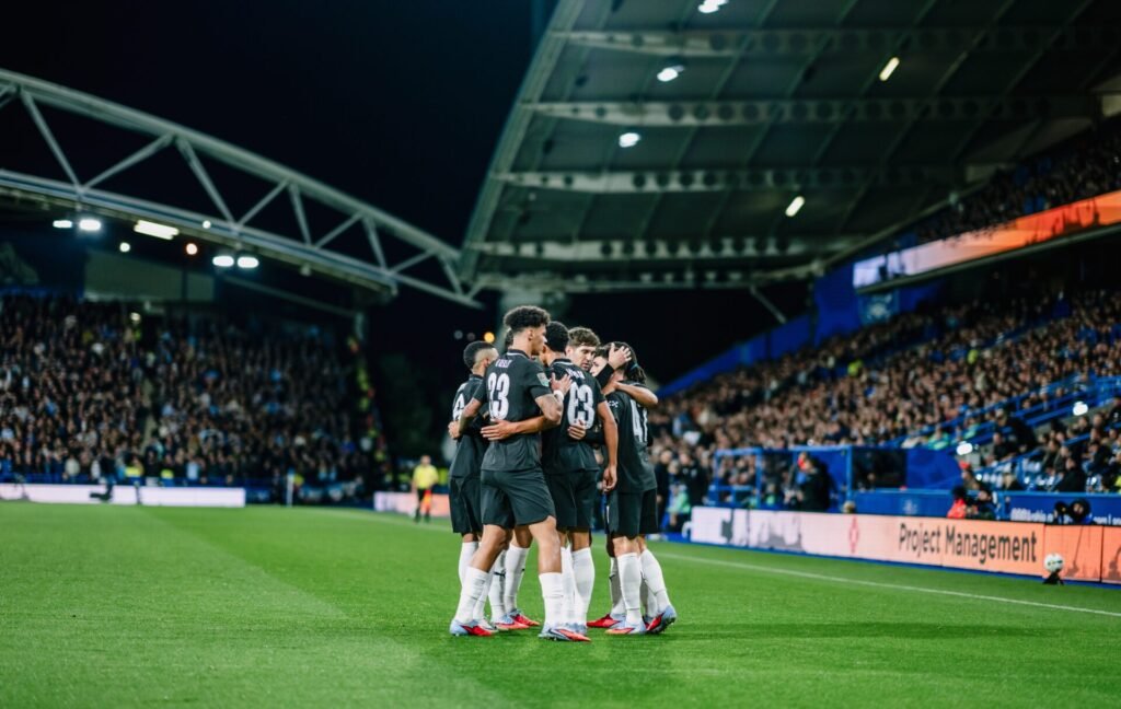 Manchester City busca campeão do mundo para a lateral direita