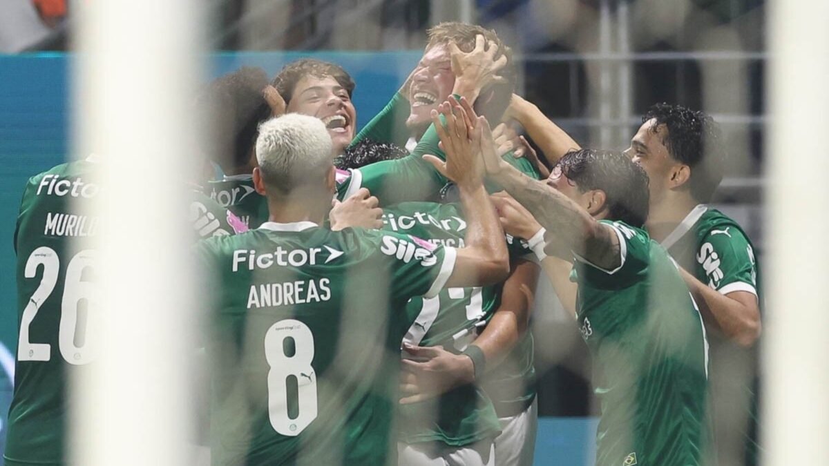 Palmeiras de Abel Ferreira conquista vitória expressiva em jogo atrasado e assume a liderança isolada do Brasileirão