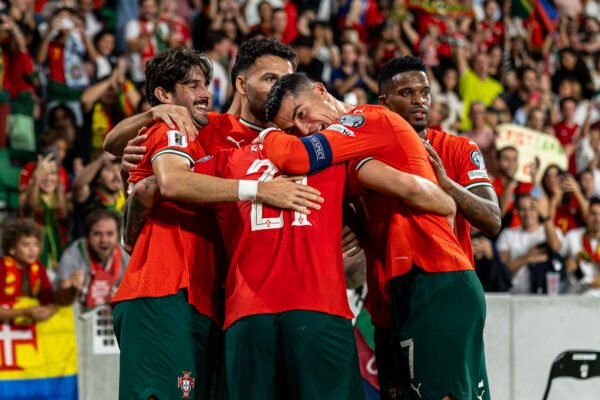 Portugal precisa de vencer a Hungria para assegurar a qualificação para o Mundial 2026 já esta terça-feira