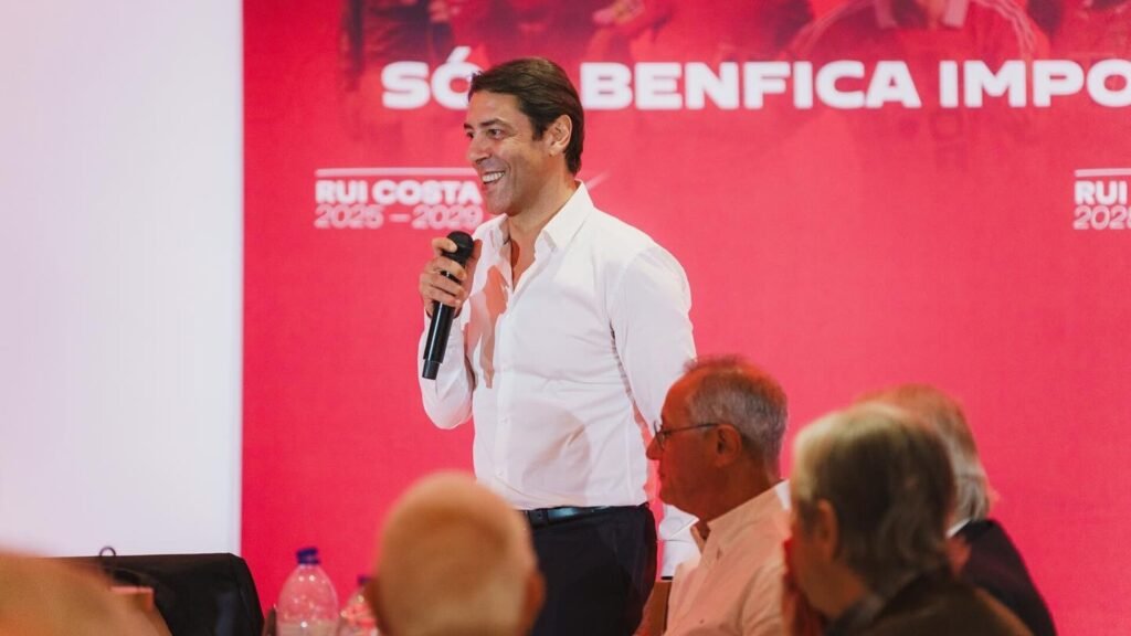 Rui Costa comenta novidades na lista e responde a críticas: «Quando o Benfica não ganha, somos todos os filhos da mãe»