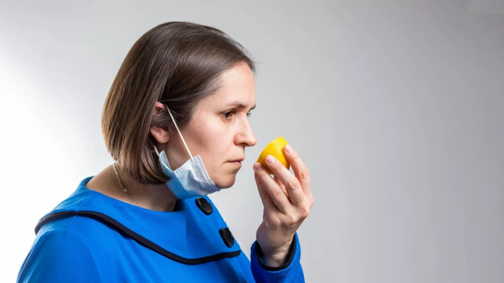 Milhões podem estar vivendo com perda de olfato oculta após COVID sem saber