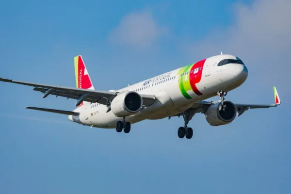 Incidente no Aeroporto do Porto Danifica Avião da TAP