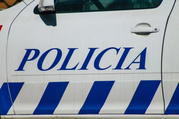 Homem de 24 Anos Detido em Lisboa por Violência Doméstica
