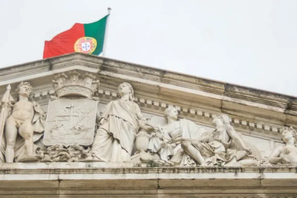 Silêncio na Cerimónia de 5 de Outubro a Uma Semana das Autárquicas