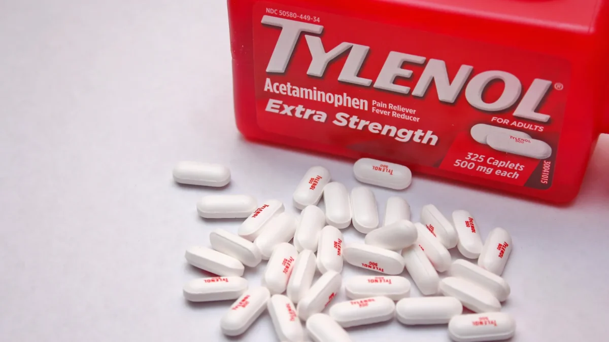 Uso de Tylenol na Gravidez Está Ligado a Risco Aumentado de Autismo, Relatam Cientistas de Harvard