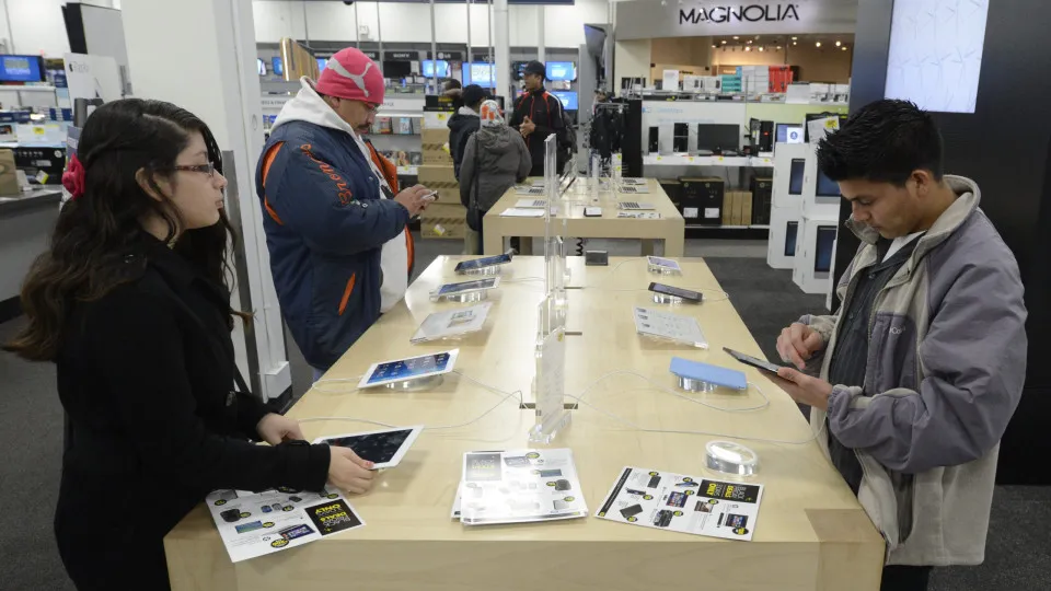 Campanha alerta para os perigos da excessiva exposição a ecrãs