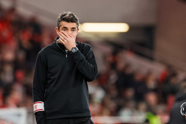 Pizzi desmente influência na saída de Bruno Lage do Benfica: «Fui muito injustiçado»