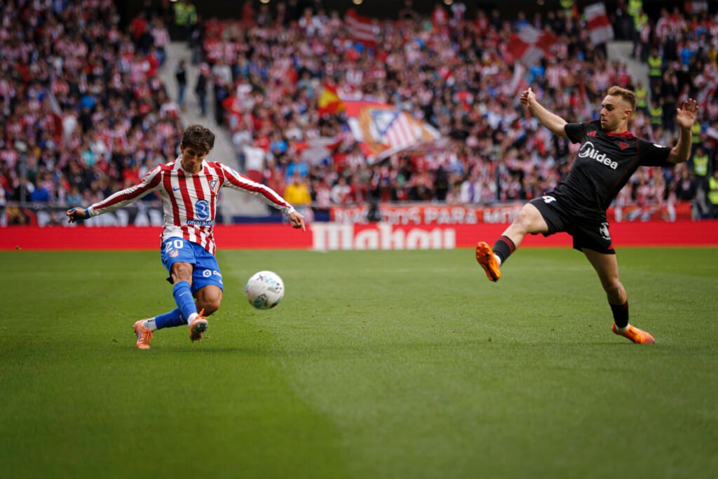 Atlético Madrid vence Sevilla com gol de ex-alvo do Benfica e conquista terceira vitória consecutiva na La Liga