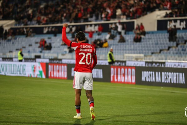 Em 5 minutos, tudo mudou: Benfica derrota o Atlético e avança na Taça de Portugal