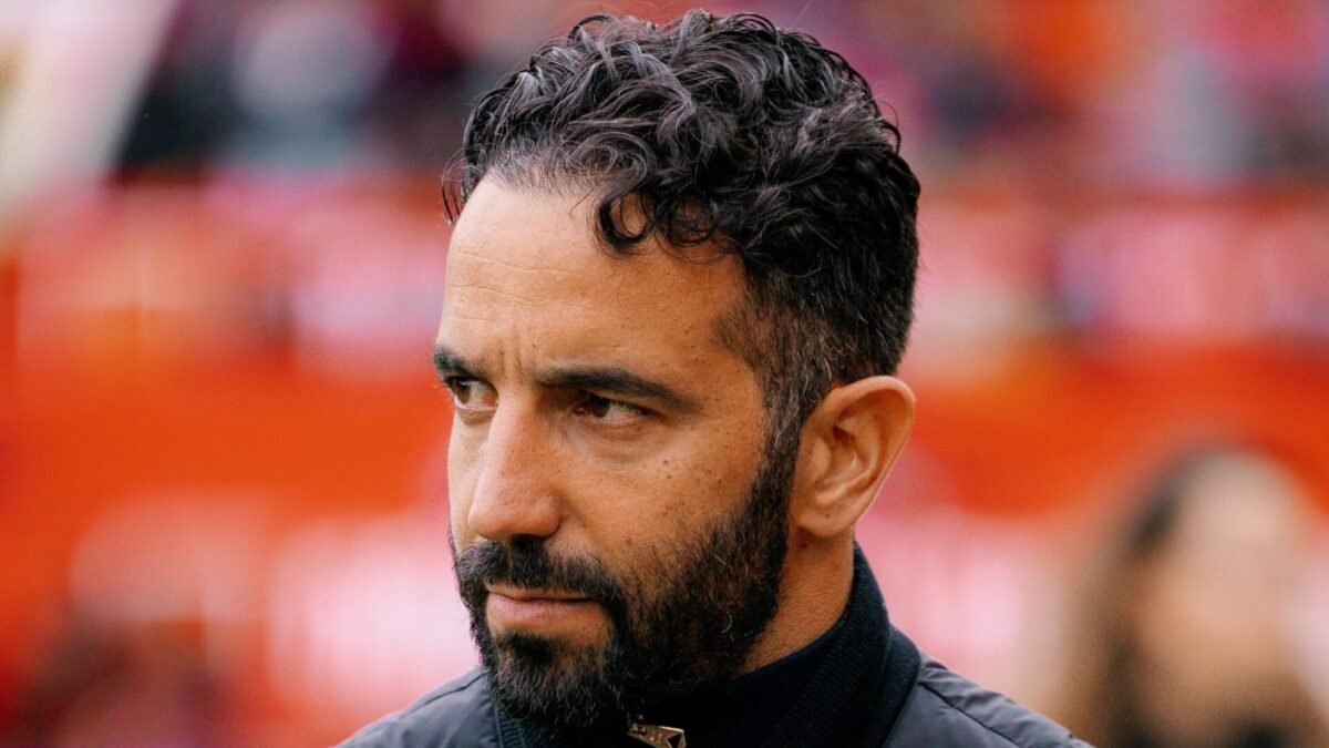 Ruben Amorim perde no comando do Manchester United e críticas ressurgem: "Parece-me o primeiro treinador que se mantém fiel a um sistema