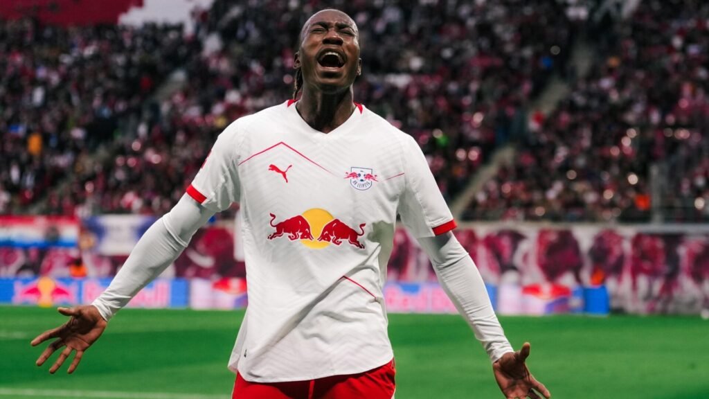 RB Leipzig vence apesar do golo de Tiago Tomás e retorna ao 2º lugar; Borussia Monchengladbach conquista a 1ª vitória com goleada: resultados do dia na Bundesliga