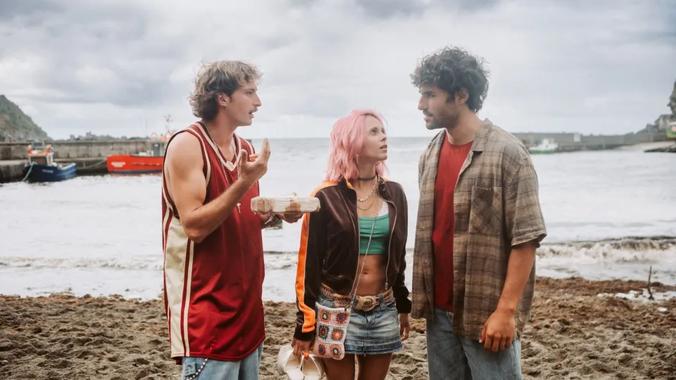 Como a série 'Rabo de Peixe' Impulsionou o Turismo Positivo