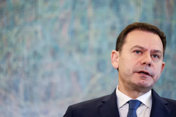 PM Alega que Encerrar Importação de Gás Natural Enfraquece Economia Russa