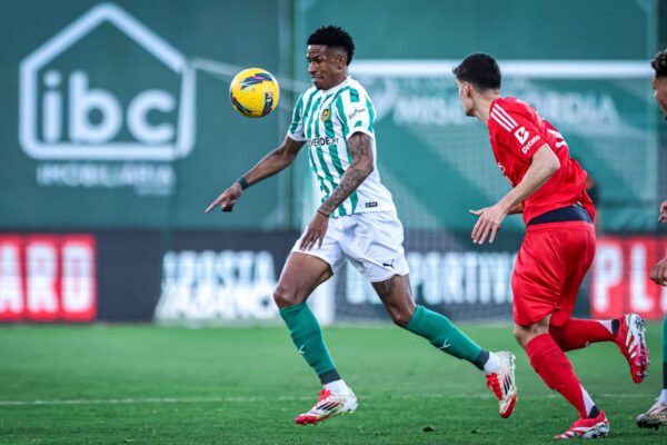 Benfica garante que «não tem qualquer acordo fechado» por André Luiz: eis a nota oficial