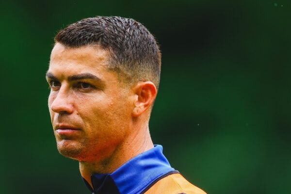Cristiano Ronaldo investe em IA e se torna acionista da Perplexity