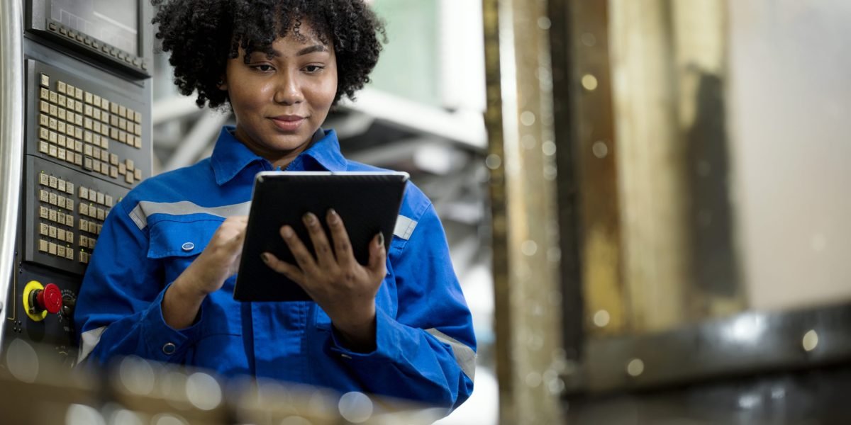 Os 15 empregos mais bem pagos que não exigem diploma de faculdade: de detetives a comissários de bordo