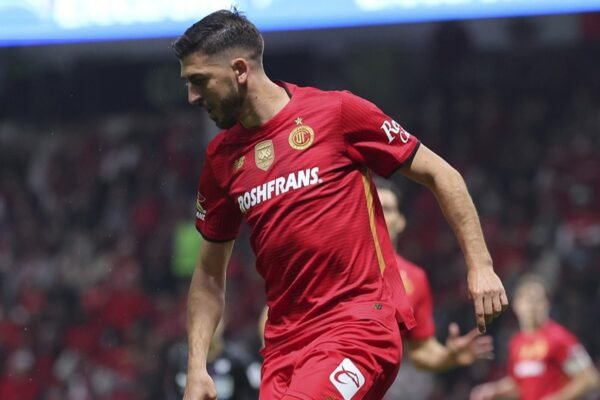 Toluca de Paulinho em Desvantagem na Final do Torneio Apertura