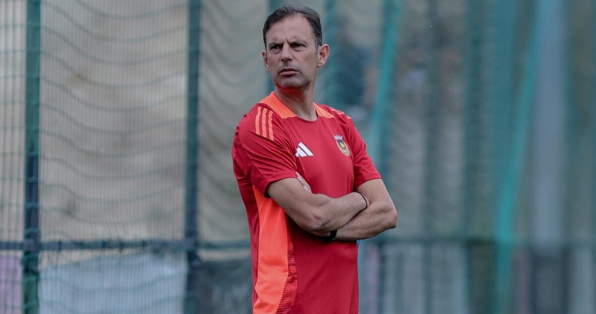 Sotiris Silaidopoulos: "Defendíamos muito baixo e não tínhamos tempo para chegar com mais jogadores"