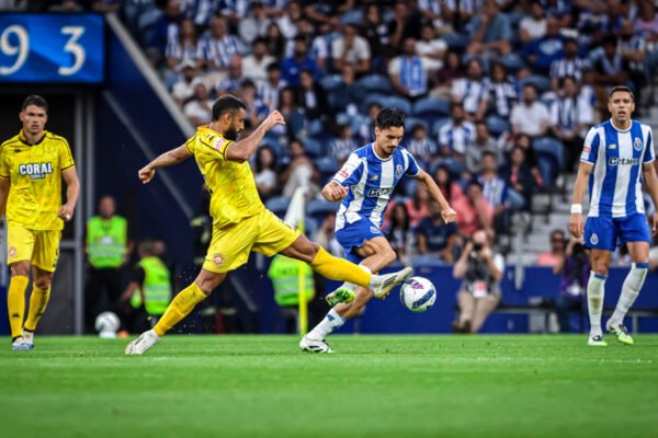 Stephen Eustáquio relembra momentos com Martín Anselmi: «Quero retirar isso do portfólio»