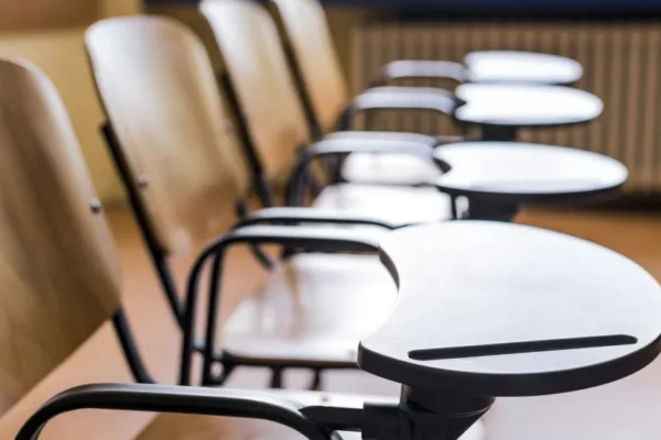 Universidades AIMA: Verificação de Documentos de Alunos e Professores