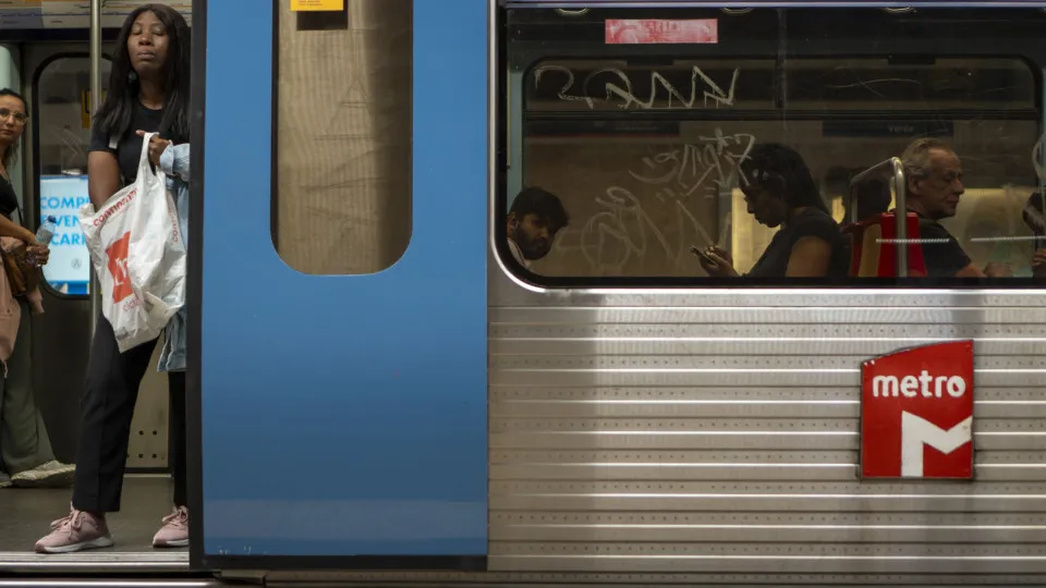 Circulação na linha Azul do Metropolitano de Lisboa Interrompida por Incidente