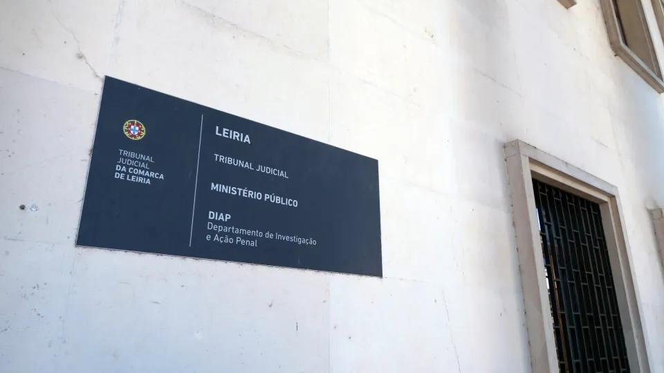 Homem condenando a prisão em Leiria por arrendar casas que não eram suas