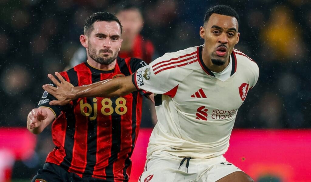 Bournemouth marca ao cair do pano e derrota o Liverpool