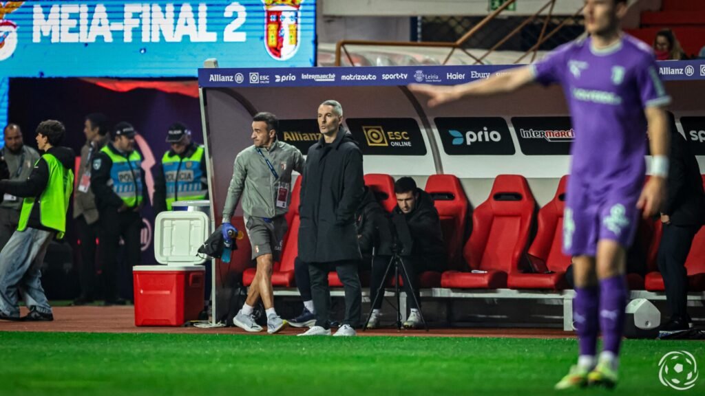 "Carlos Vicens: 'Num processo de crescimento, é impossível não haver altos e baixos'"