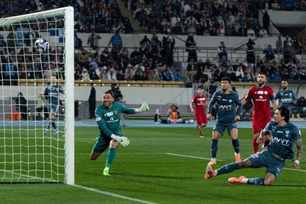 Al Hilal vence Damac com golos de ex