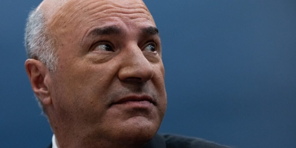 Kevin O'Leary, o 'Mr. Wonderful' do Shark Tank, aprendeu da maneira difícil que sets de filmagem não são como salas de reunião em 'Marty Supreme'