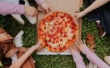 A pizza despencou na lista das opções de entregas favoritas dos americanos à medida que eles optam por tigelas de slop mais nutritivas do Uber Eats