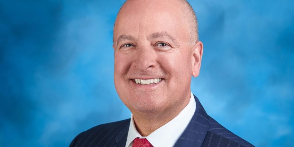 Metade dos veteranos deixa seus primeiros empregos pós