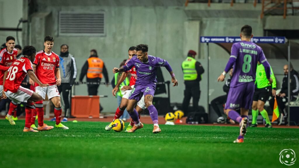 "Unidade e Resiliência: A Força da Equipa Contra o Benfica"