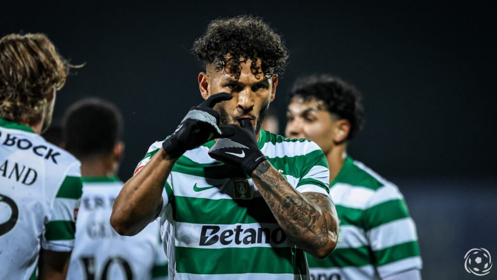 Sporting vence Arouca nos instantes finais com golos de Luis Suárez