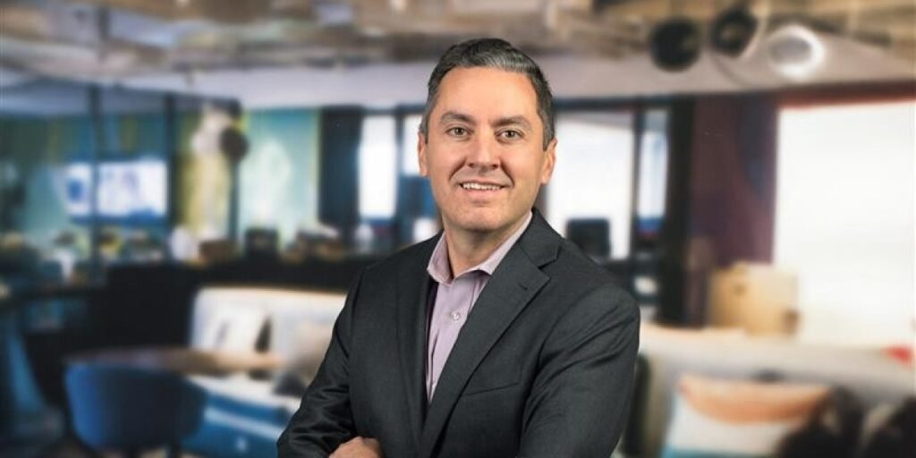 A adaptabilidade é a nova segurança no emprego e 4 outras tendências futuras de IA segundo o diretor de inovação global da EY