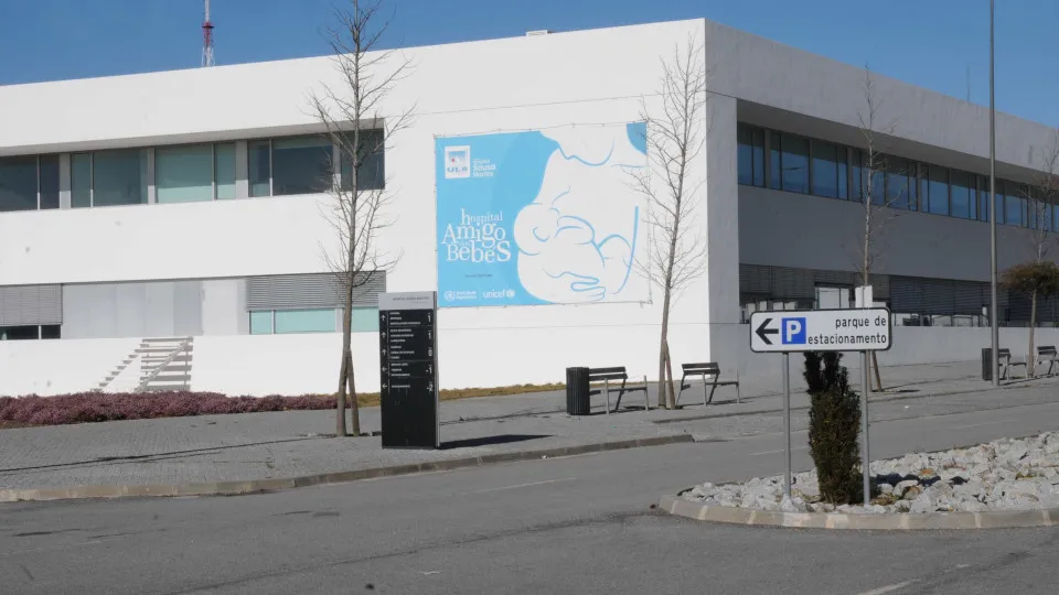 Grávida é impedida de ter acompanhamento na Guarda por falta de espaço