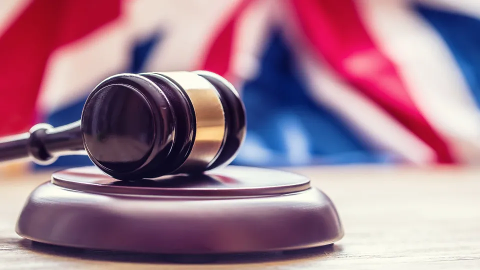 Português que agrediu 5 namoradas no Reino Unido não será deportado