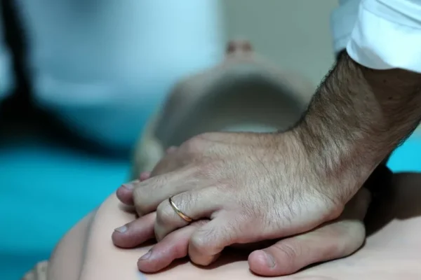 Aos 96 anos, madeirense finaliza curso de suporte básico de vida