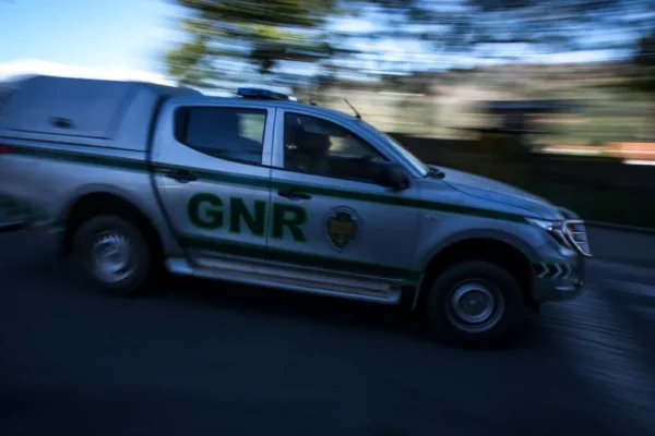 Confusão em fila de supermercado resulta em 12 detidos e 4 feridos