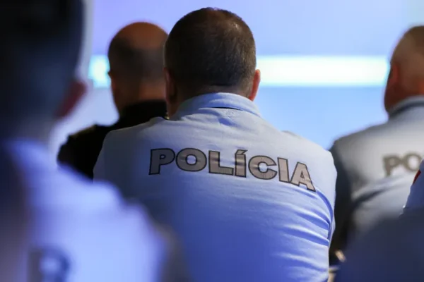 "Operação Planeta Azul II: PSP Identifica 38 Infrações Ambientais em Apenas 2 Dias"