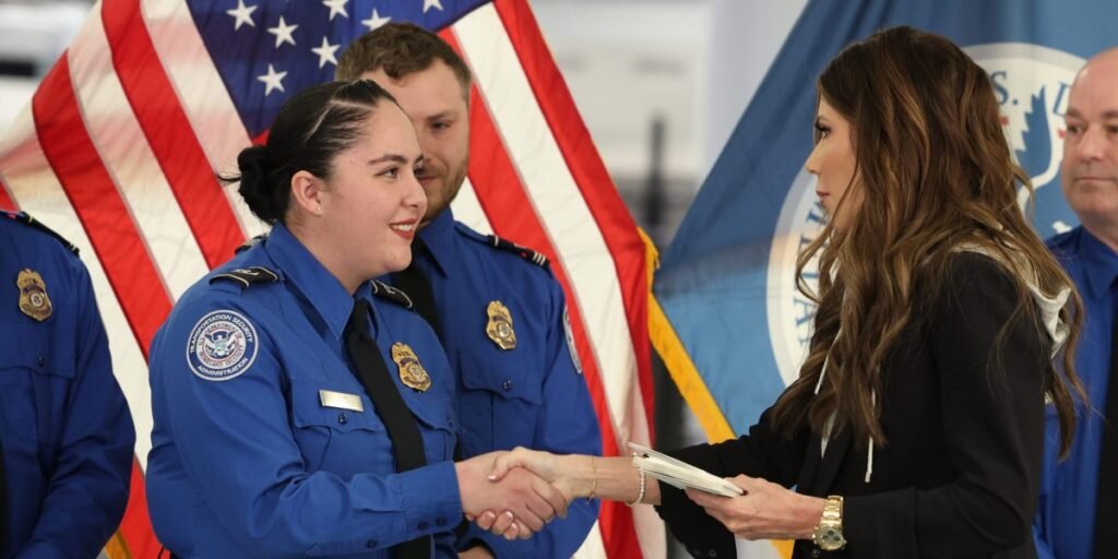 TSA afirma que o PreCheck ainda está em funcionamento, após declaração da chefe do DHS sobre suspensão devido à paralisação do governo