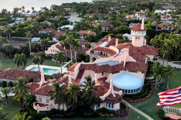 Homem com espingarda e galão de gasolina é morto ao entrar na área restrita de Mar-a