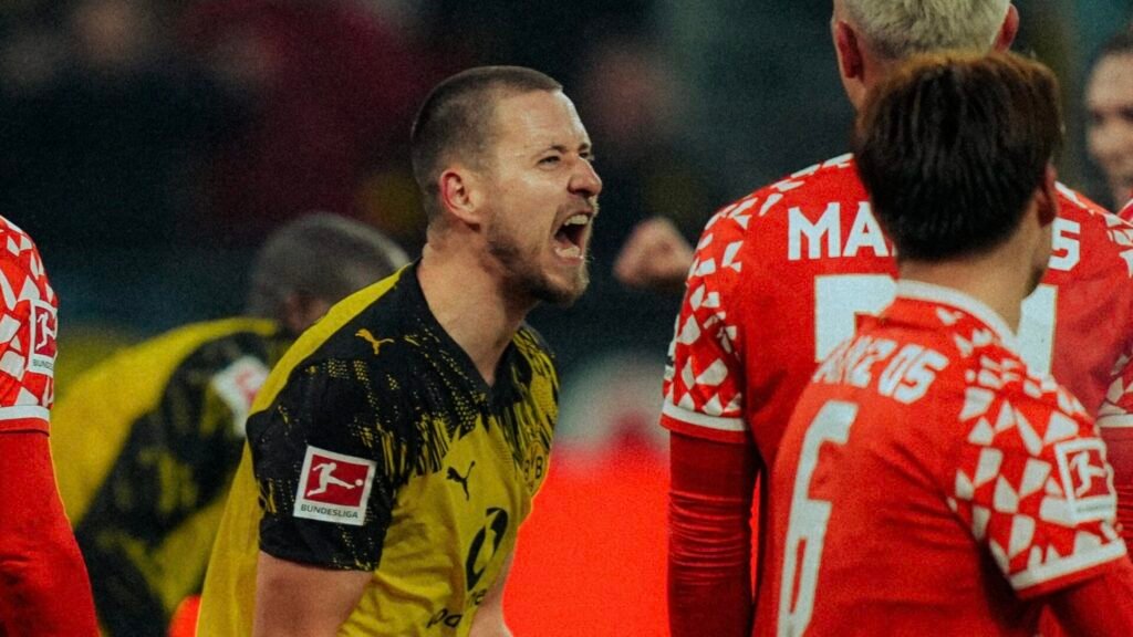 Borussia Dortmund conquista a sexta vitória consecutiva com goleada sobre o Mainz