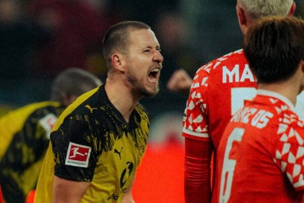Borussia Dortmund conquista a sexta vitória consecutiva com goleada sobre o Mainz