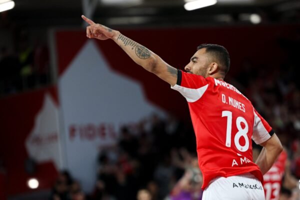 Benfica marca no último segundo e vence Sporting nos quartos de final da Champions League de Futsal